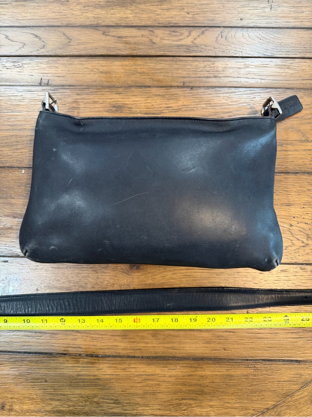 Coach vintage 9406 authentic Black Leather Shoulder Bag with Silver Hardware - Picture 6 of 15